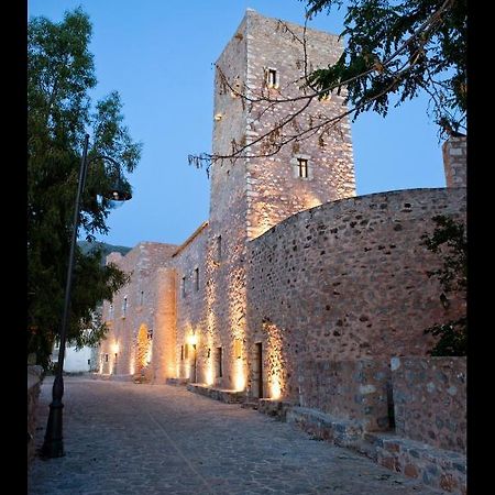 Апарт готель Arapakis Historic Castle Pyrgos Dirou Екстер'єр фото