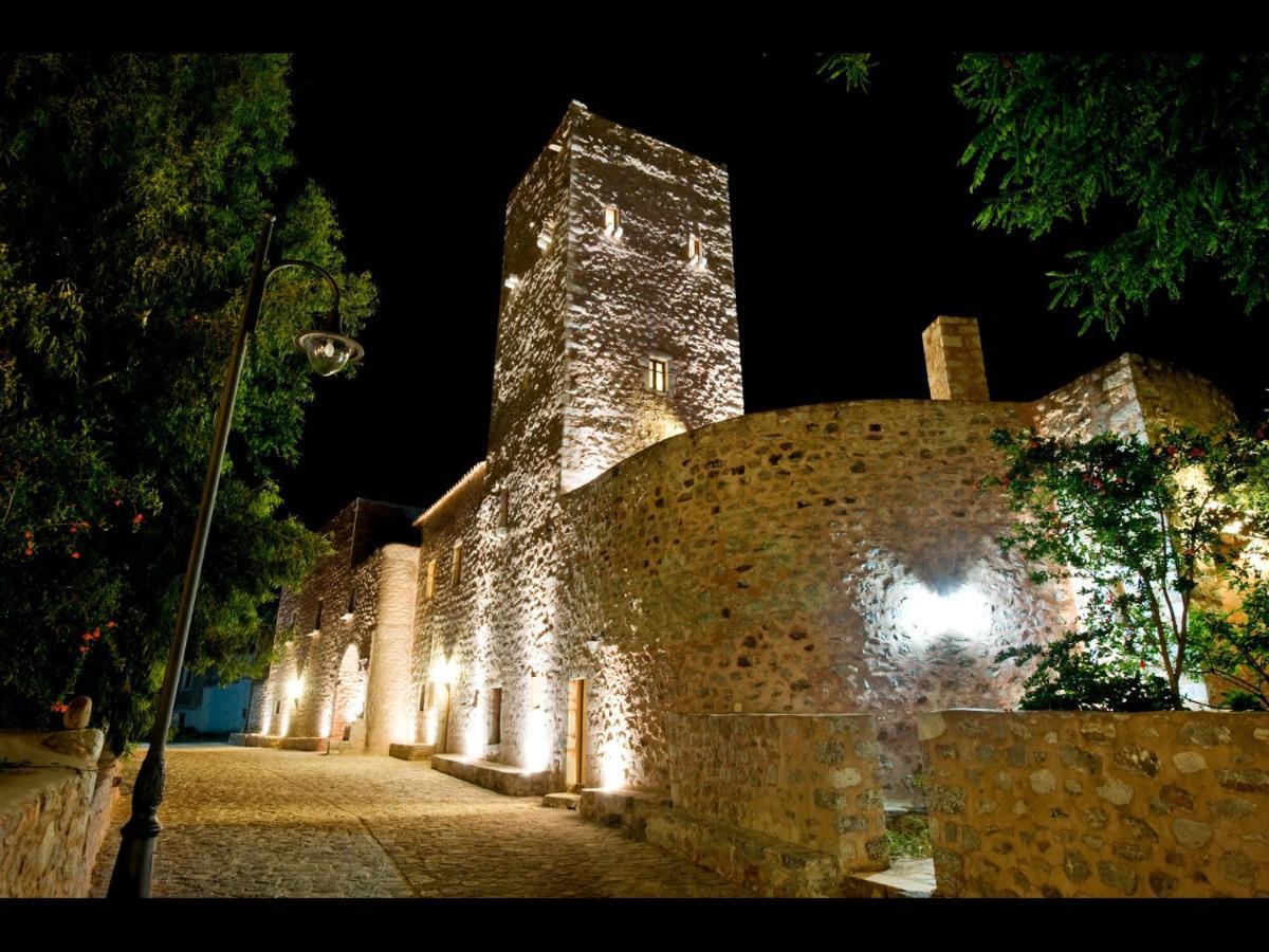 Апарт готель Arapakis Historic Castle Pyrgos Dirou Екстер'єр фото